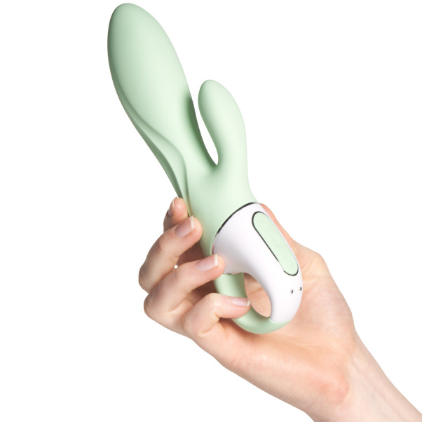 Satisfyer Air Pump Bunny 5 App-styret Oppustelig Rabbit Vibrator Produktbillede med hånd 50