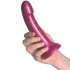 baseks Metallic Pink Silikone Dildo 18 cm Produktbillede med hånd 50